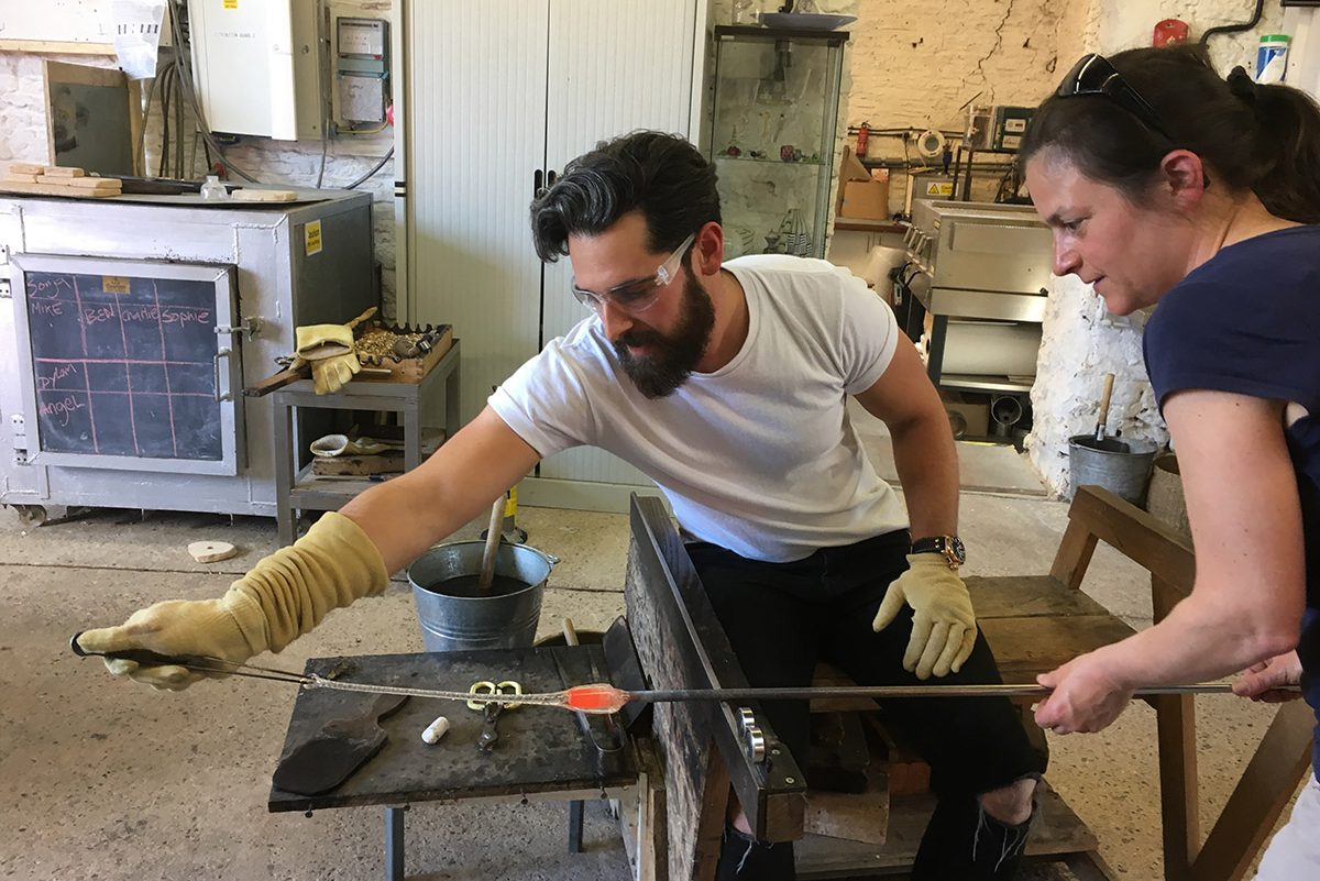 student on a glassblowing course with glassblower Sonja Klingler