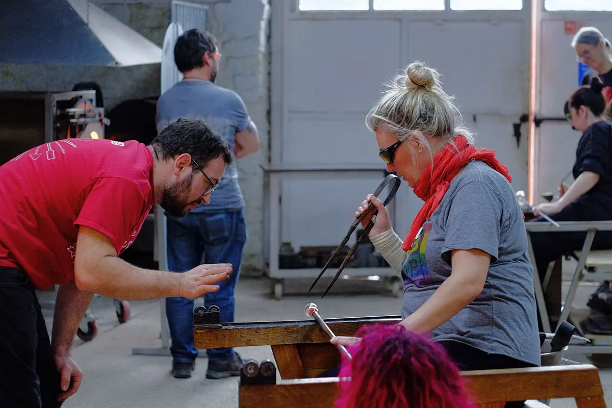 glass summer school glassblowing student