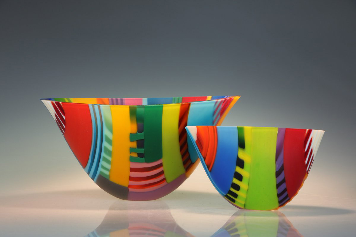 ruth shelley colour dropouts, images of fused and slumped glass bowls
