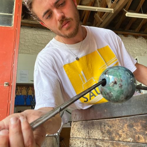 Sacha Delabre glassblowing
